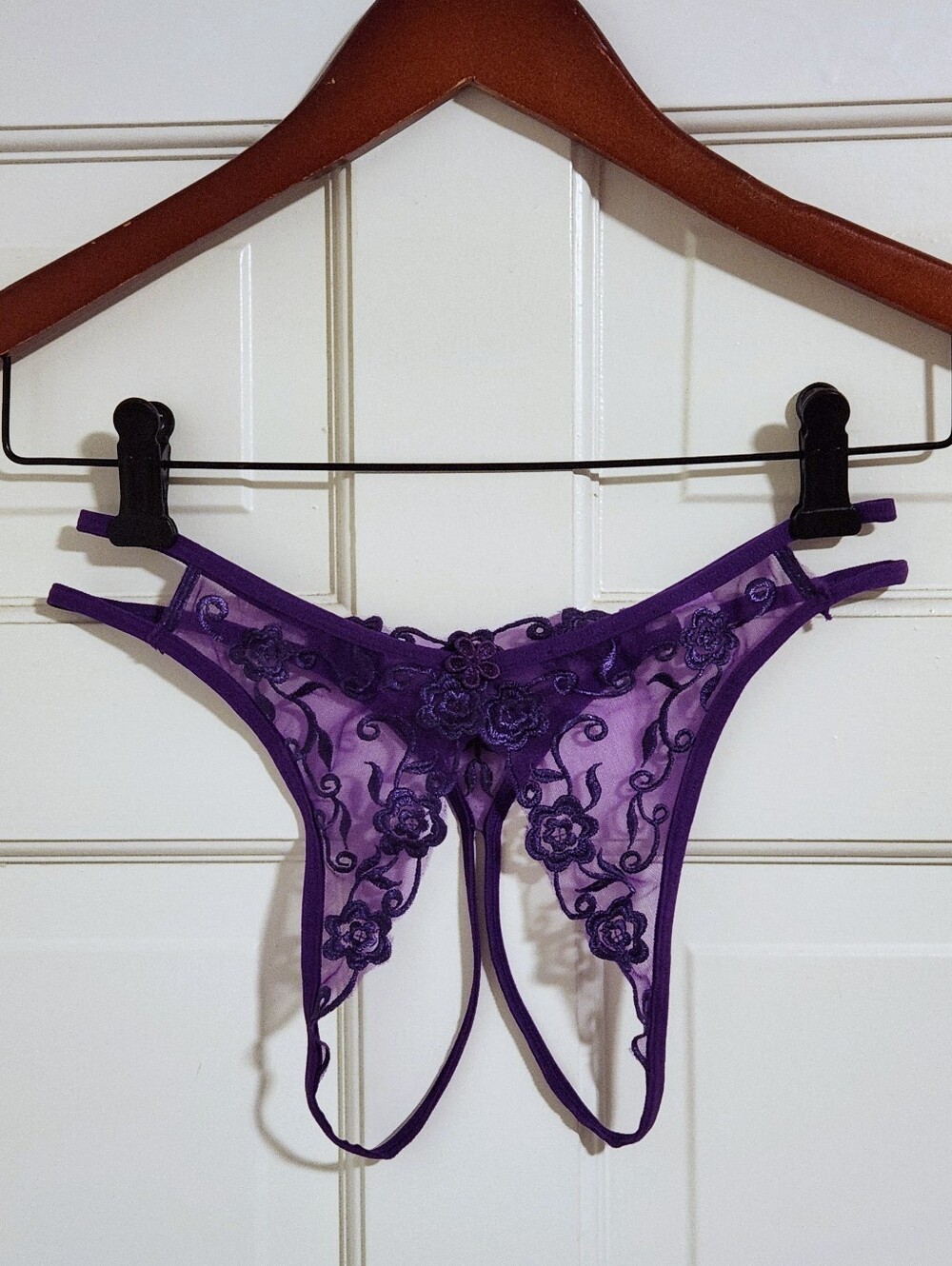 😈Freebily😈 - Purple Lace Flower Crotchless Panty